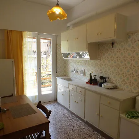 μια ρετρό γωνιά στην ακρόπολη, 5 λεπτά απ' το μετρό *
